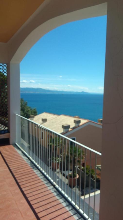 Appartamento Con Super Vista Sul Mare อาเรนซาโน ภายนอก รูปภาพ